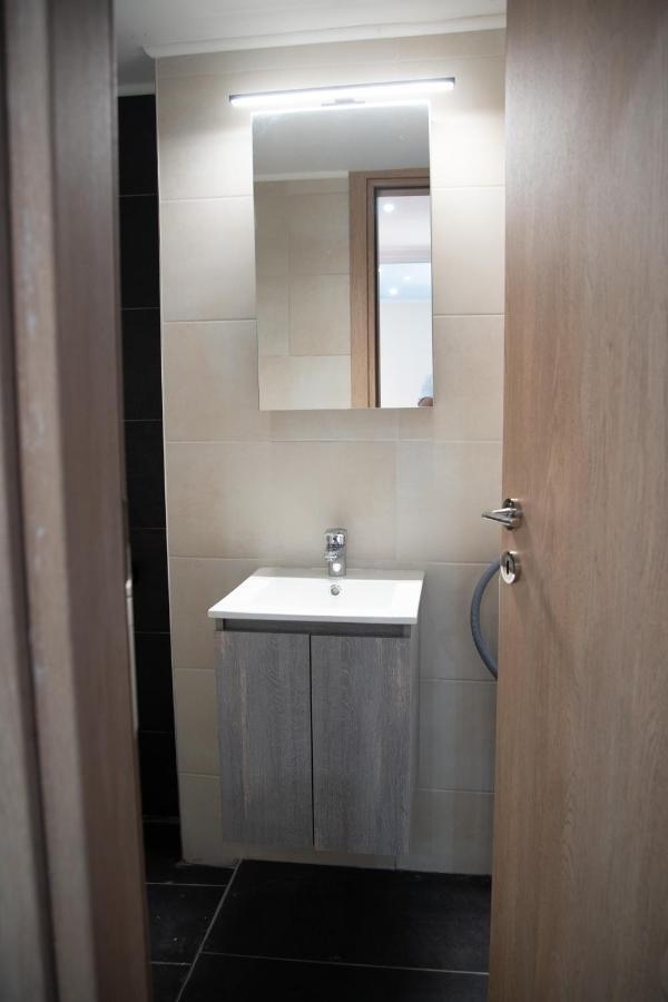 Modern Apartment Downtown Atina Dış mekan fotoğraf